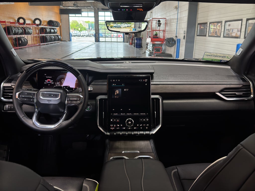 2025 GMC Acadia Denali