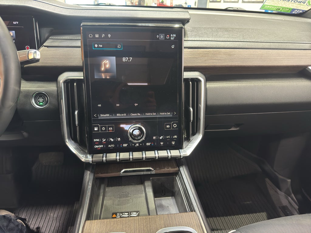 2025 GMC Acadia Denali