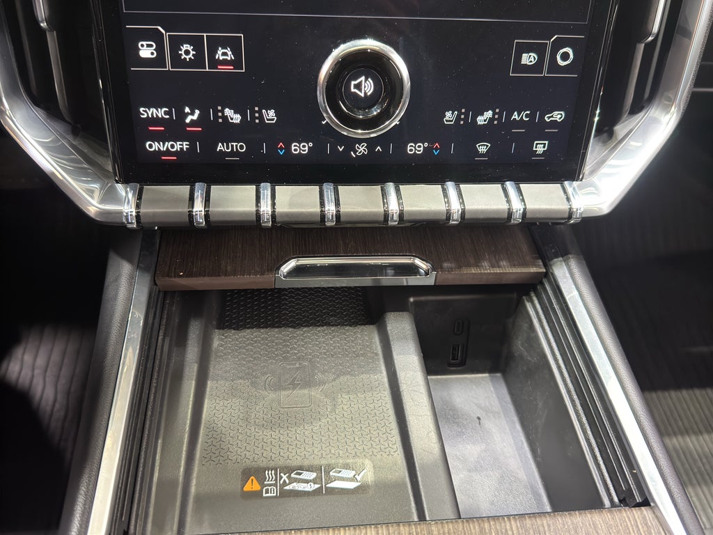 2025 GMC Acadia Denali