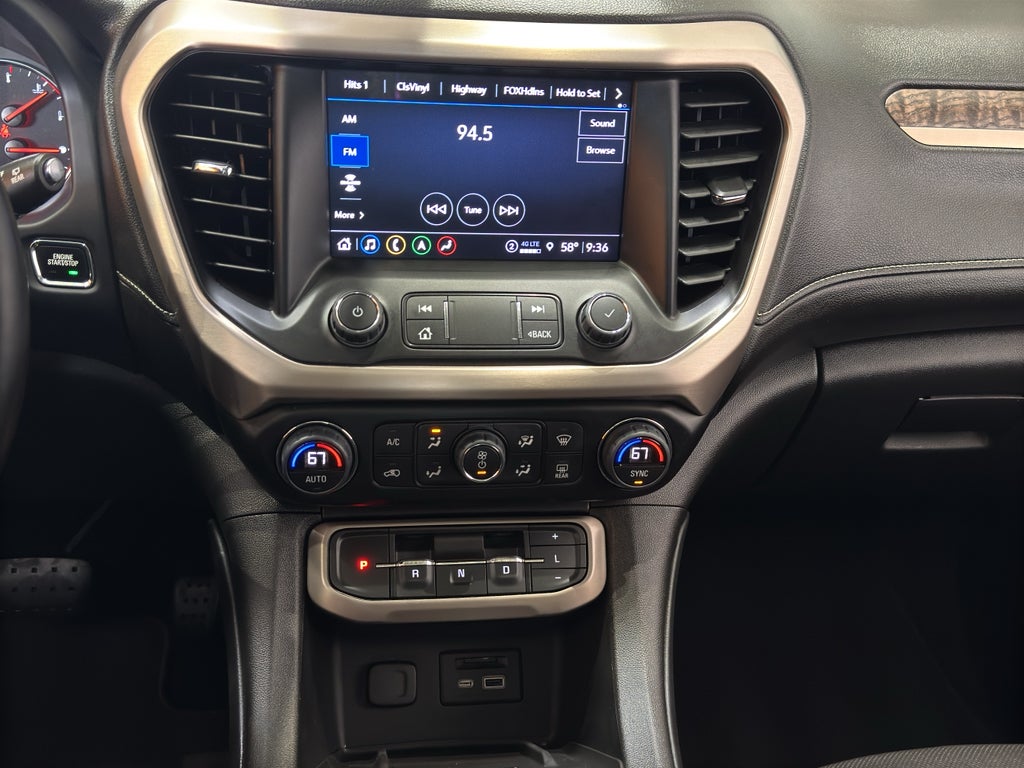 2023 GMC Acadia Denali