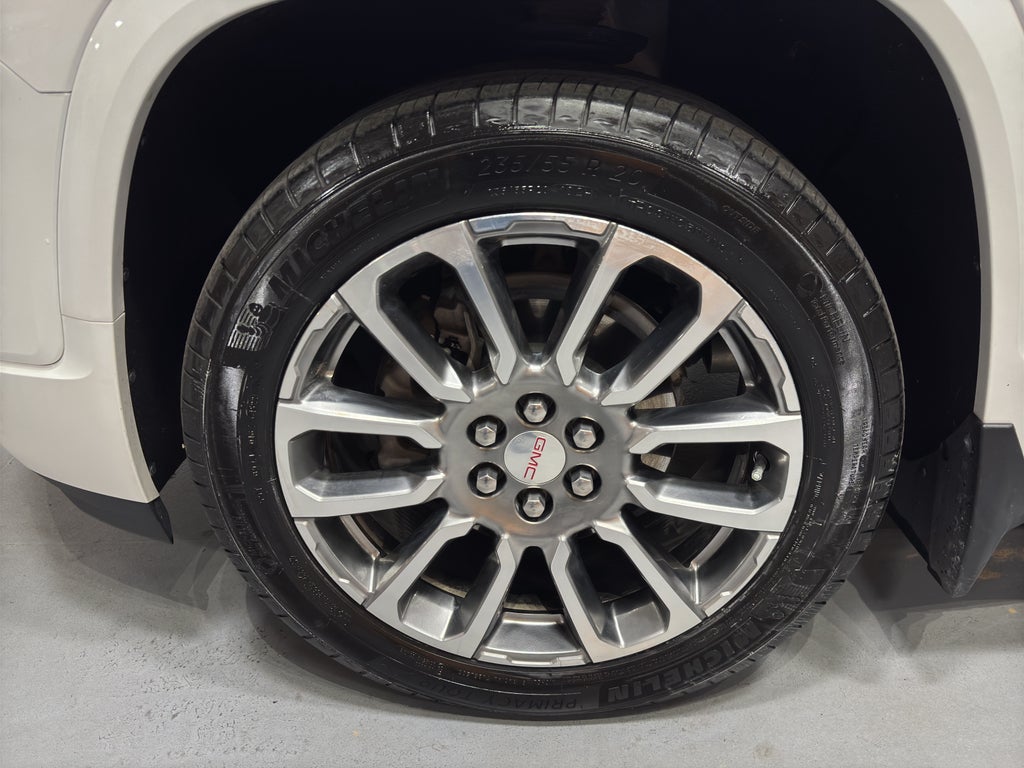 2022 GMC Acadia Denali