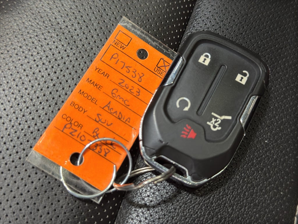 2023 GMC Acadia Denali