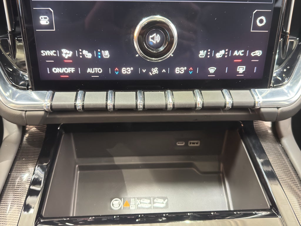 2025 GMC Yukon Elevation