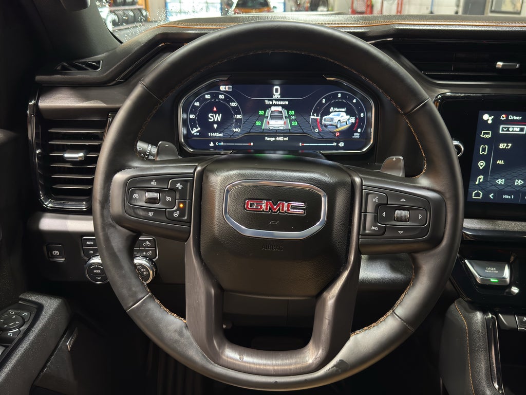2025 GMC Sierra 1500 AT4