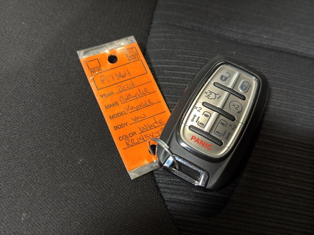 2024 Chrysler Voyager LX
