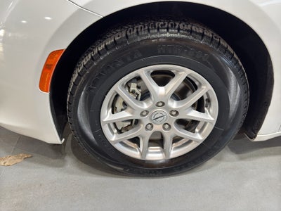 2024 Chrysler Voyager LX