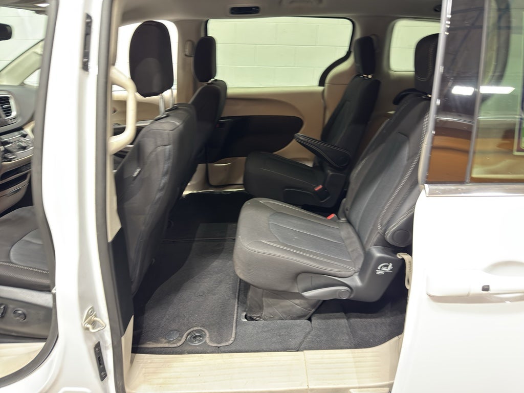 2024 Chrysler Voyager LX