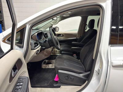 2024 Chrysler Voyager LX