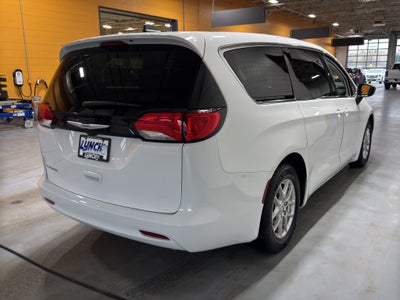 2024 Chrysler Voyager LX