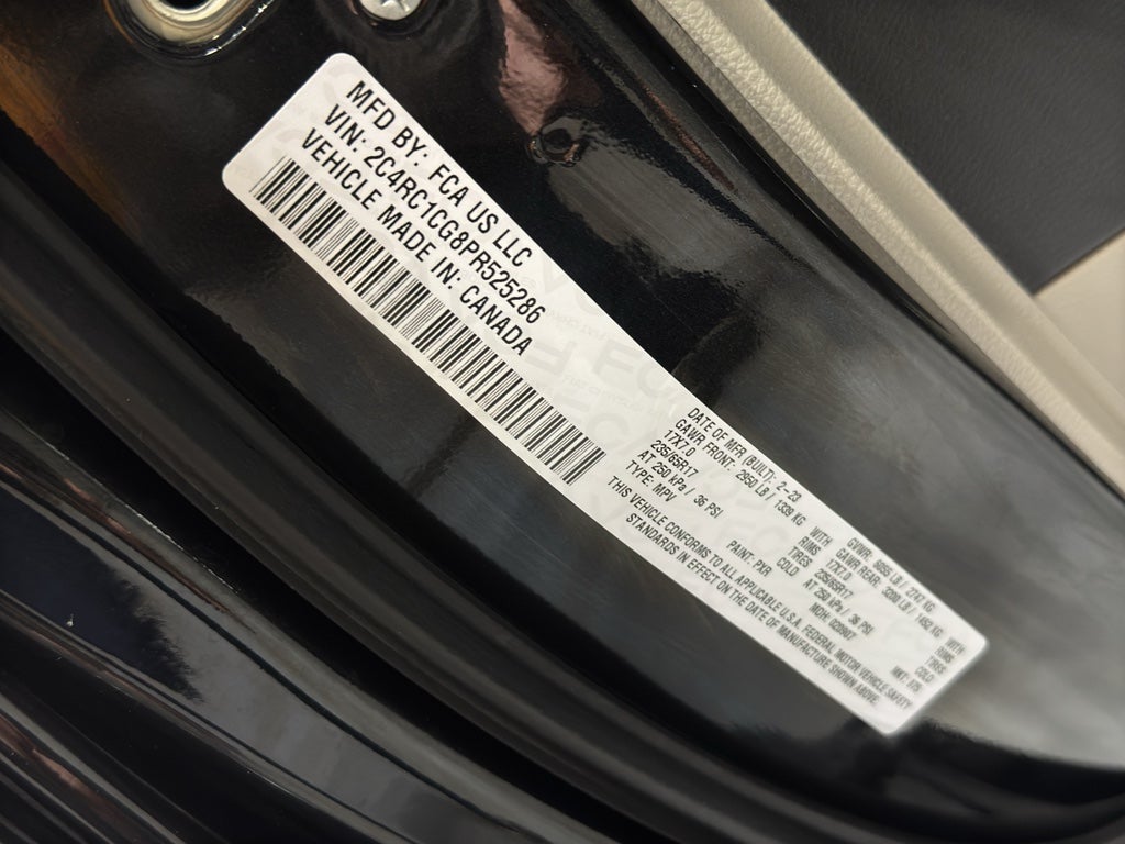 2023 Chrysler Voyager LX