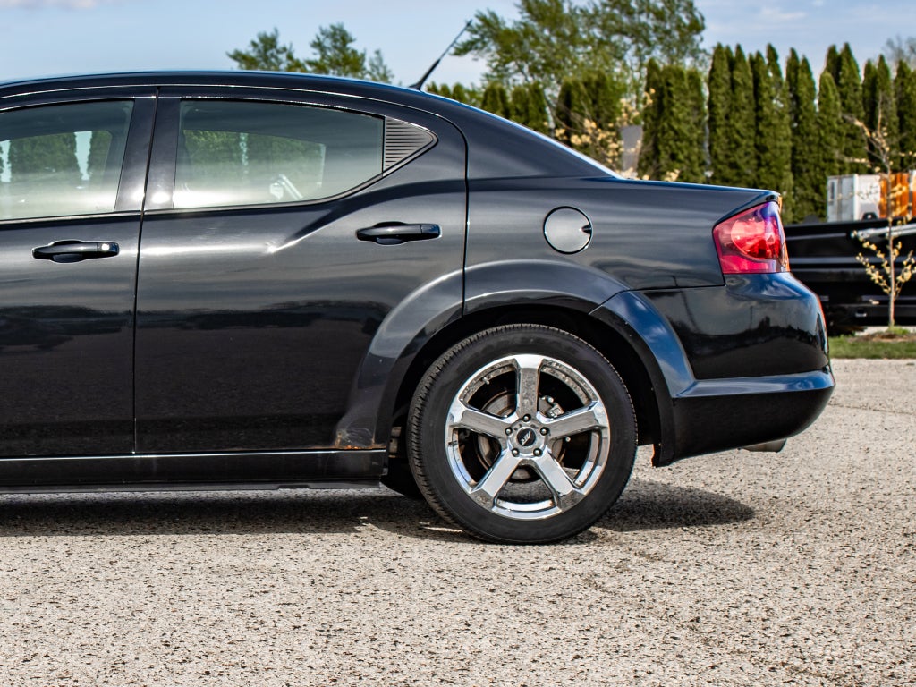2011 Dodge Avenger Lux