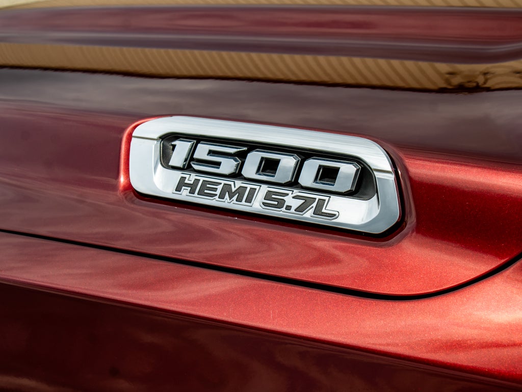 2019 RAM 1500 Laramie Crew Cab 4x4 5'7" Box