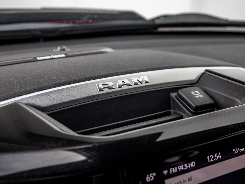 2021 RAM 1500 Laramie Crew Cab 4x4 5'7" Box