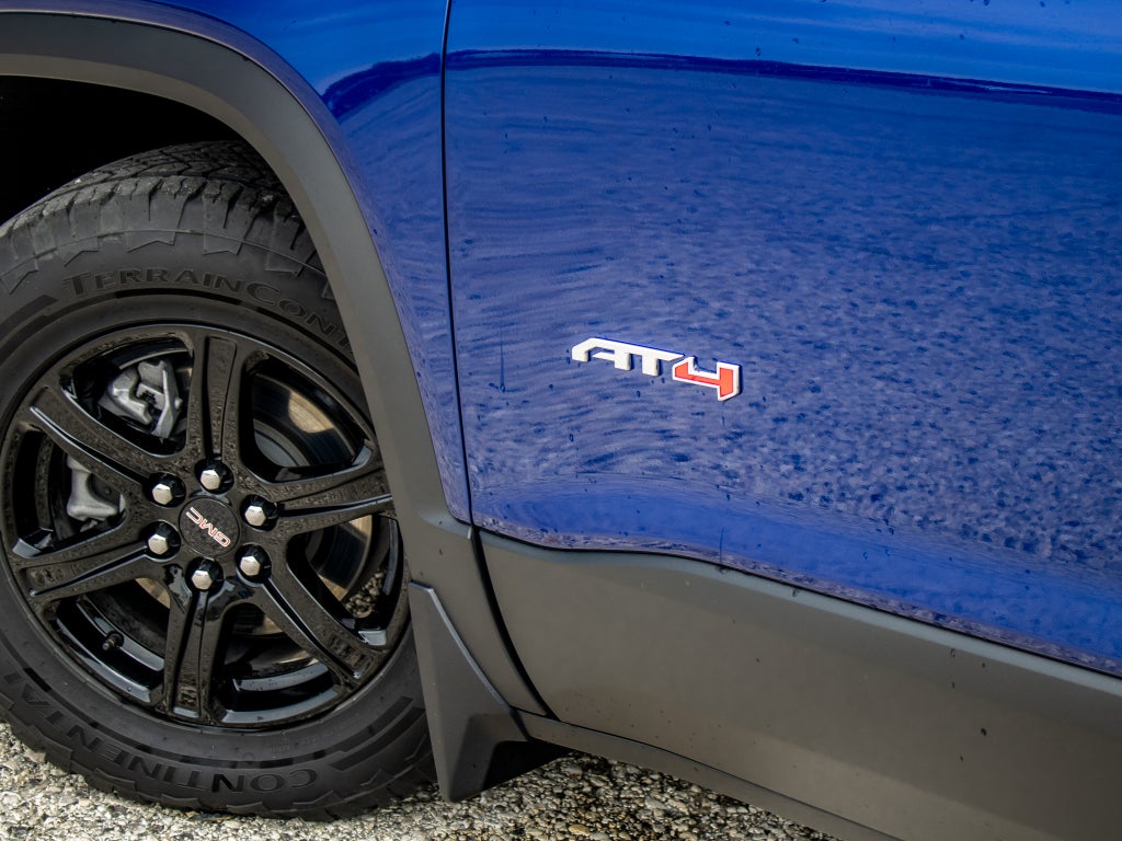 2023 GMC Acadia AT4