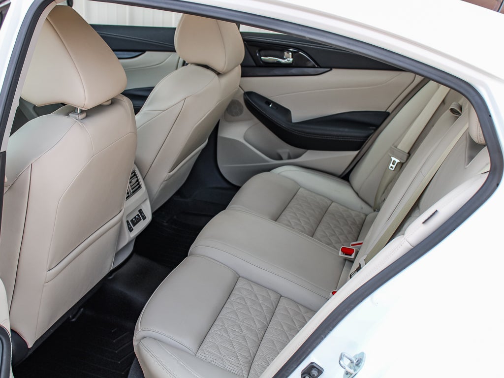 2023 Nissan Maxima Platinum