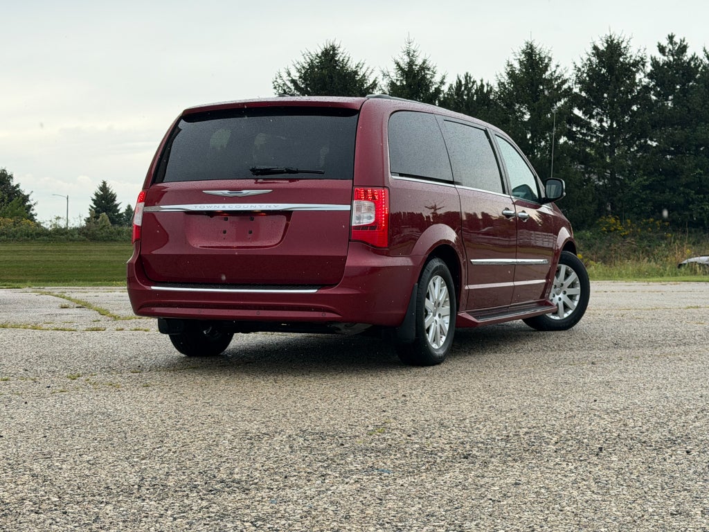 2012 Chrysler Town & Country Touring-L