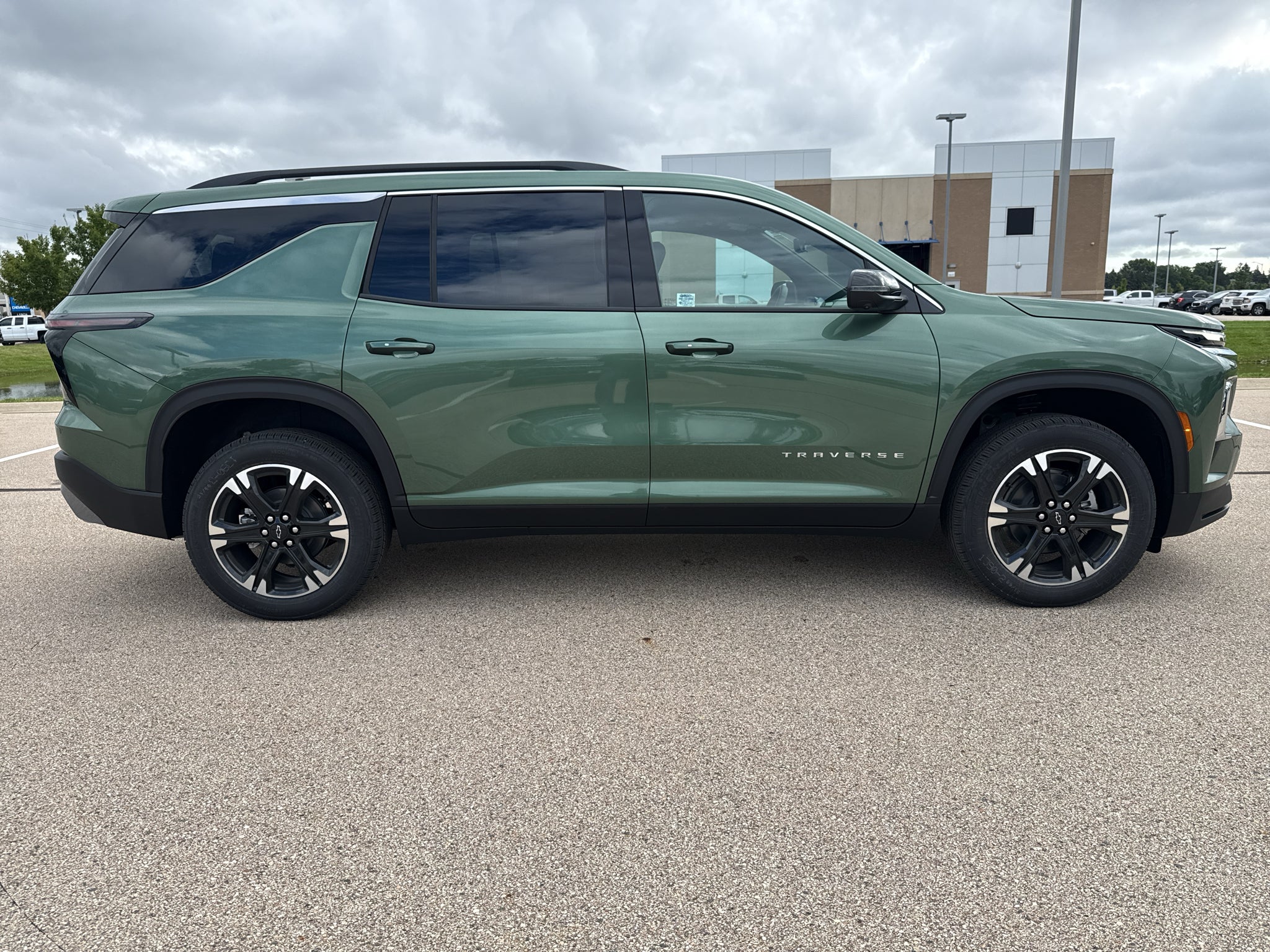 2027 Chevrolet Traverse LT