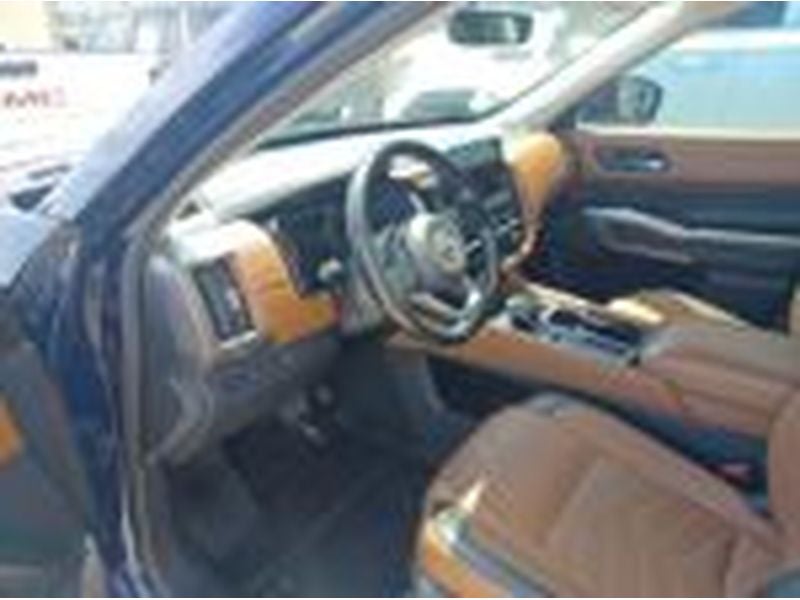 2023 Nissan Pathfinder Platinum
