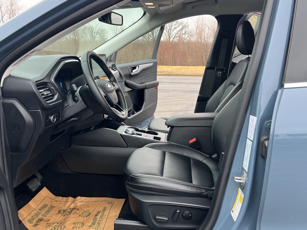 2025 Ford Escape Platinum