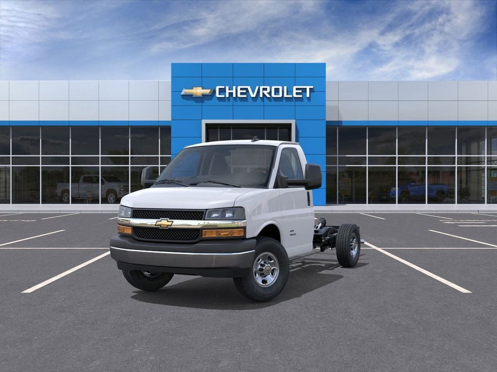 2025 Chevrolet Express Cutaway 3500 1WT