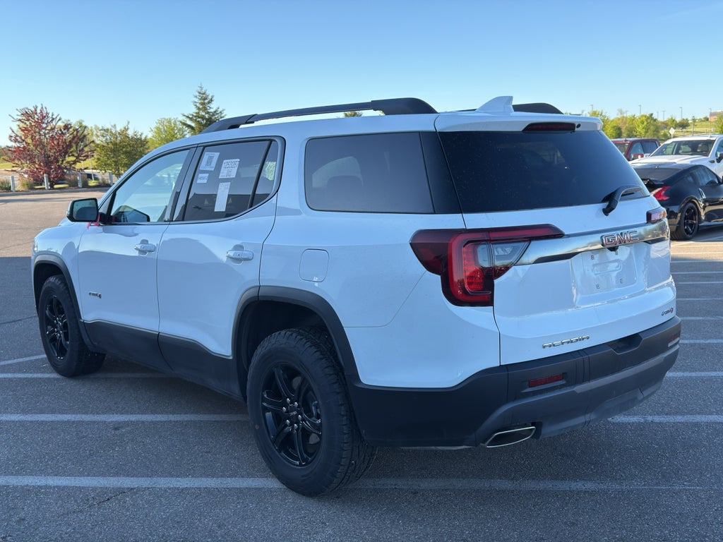 2023 GMC Acadia AT4