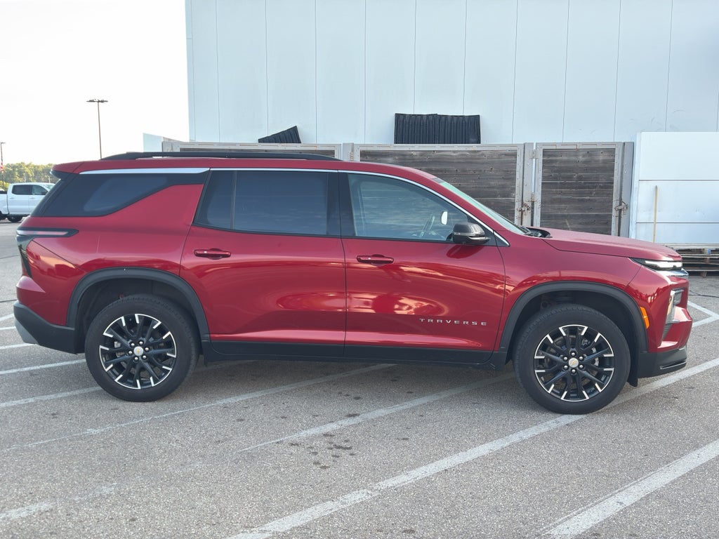 2024 Chevrolet Traverse LT