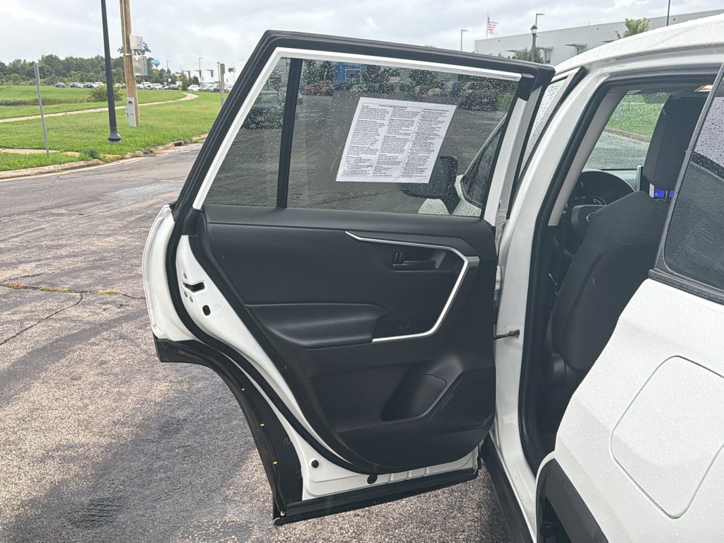 2023 Toyota RAV4 LE