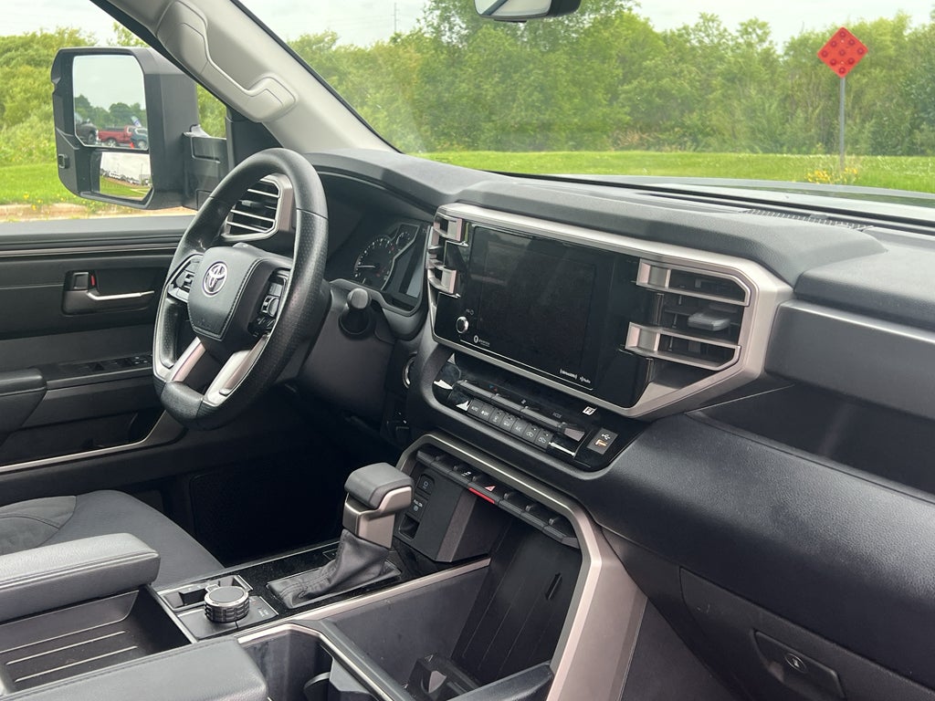 2023 Toyota Tundra 4WD SR5