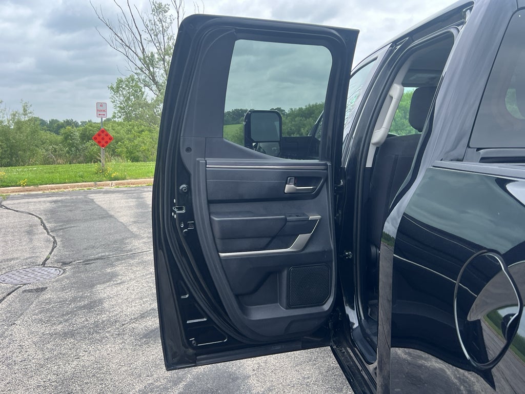 2023 Toyota Tundra 4WD SR5