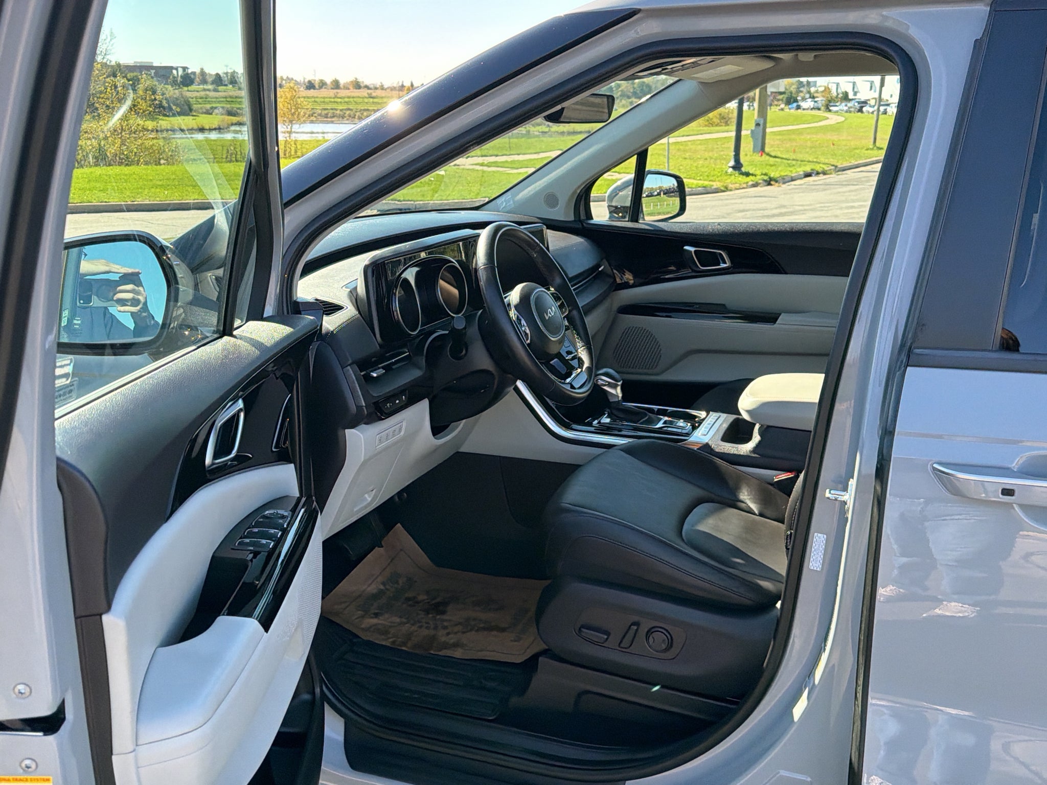 2024 Kia Carnival EX