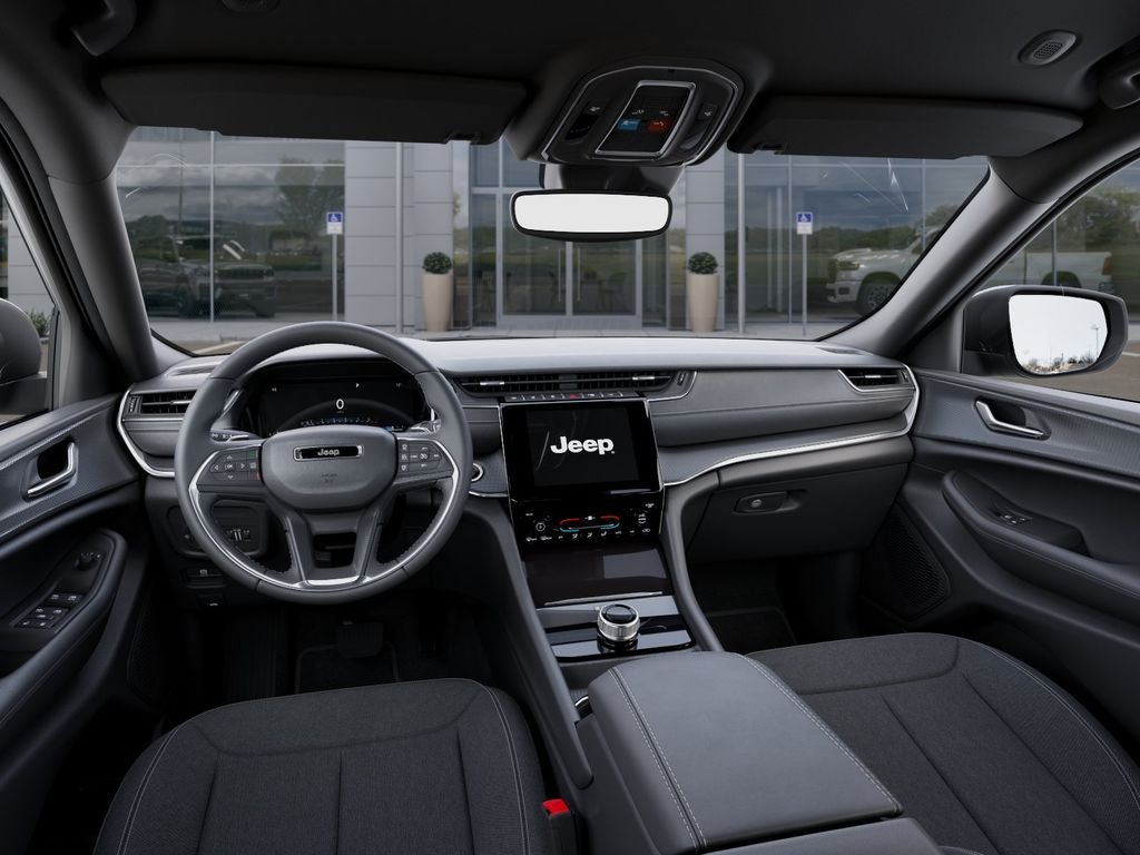 2026 Jeep Grand Cherokee Laredo Thunderdome V6 Power