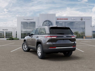 2026 Jeep Grand Cherokee Laredo Thunderdome V6 Power