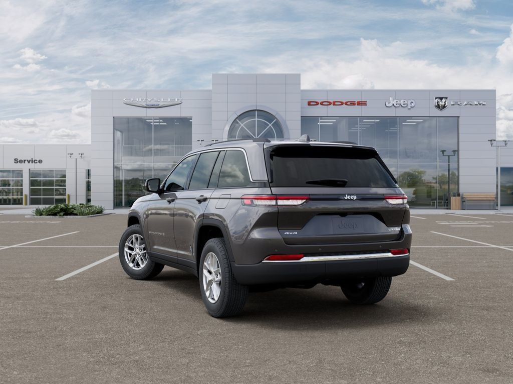 2026 Jeep Grand Cherokee Laredo Thunderdome V6 Power