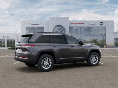 2026 Jeep Grand Cherokee Laredo Thunderdome V6 Power