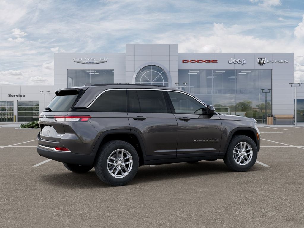 2026 Jeep Grand Cherokee Laredo Thunderdome V6 Power