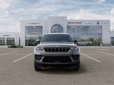 2026 Jeep Grand Cherokee Laredo Thunderdome V6 Power