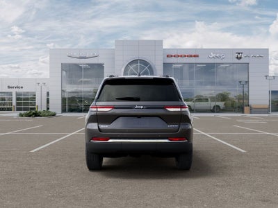 2026 Jeep Grand Cherokee Laredo Thunderdome V6 Power