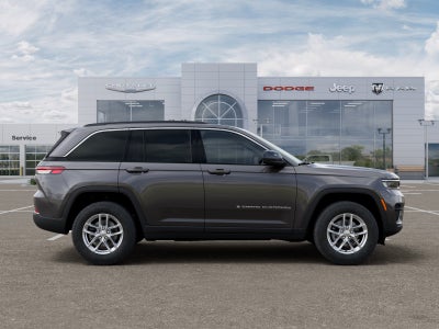 2026 Jeep Grand Cherokee Laredo Thunderdome V6 Power
