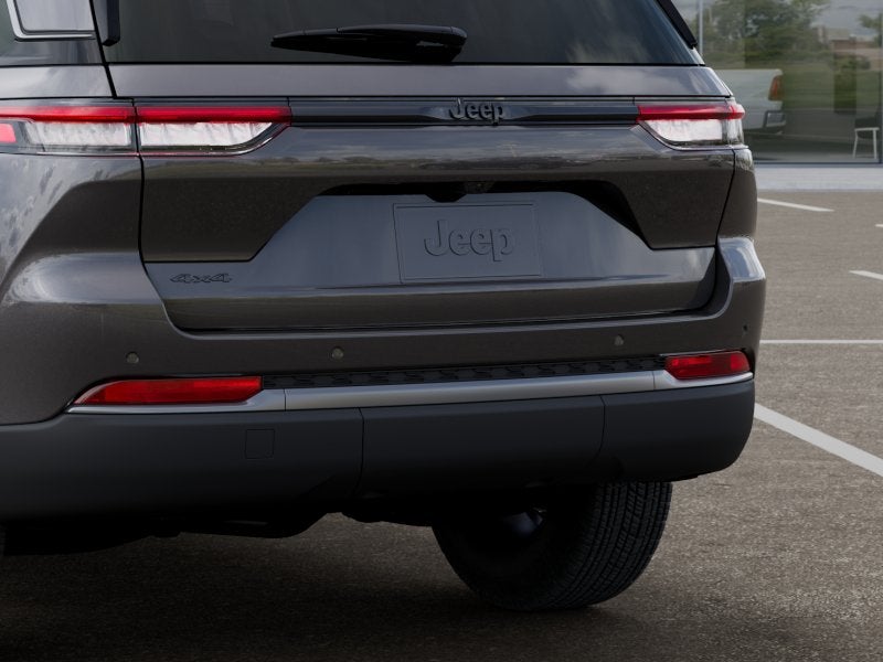 2026 Jeep Grand Cherokee Laredo Altitude Tow Pkg
