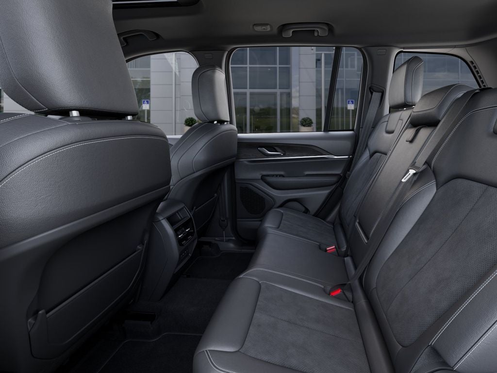 2026 Jeep Grand Cherokee Laredo Altitude Tow Pkg