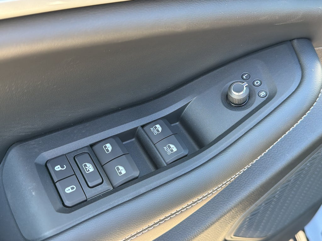 2027 Jeep Grand Cherokee Laredo Altitude