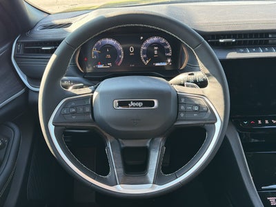 2027 Jeep Grand Cherokee Laredo Altitude