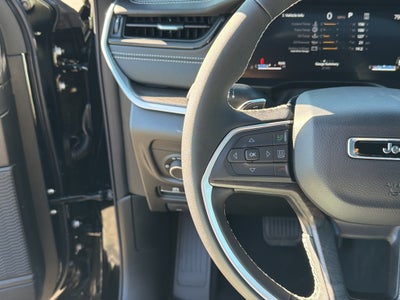 2027 Jeep Grand Cherokee Laredo Altitude