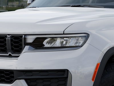 2026 Jeep Grand Cherokee Laredo Altitude Tow Pkg