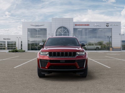 2026 Jeep Grand Cherokee Laredo Altitude