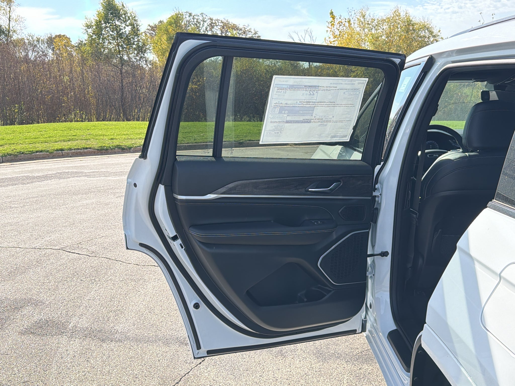 2027 Jeep Grand Cherokee L Limited Reserve