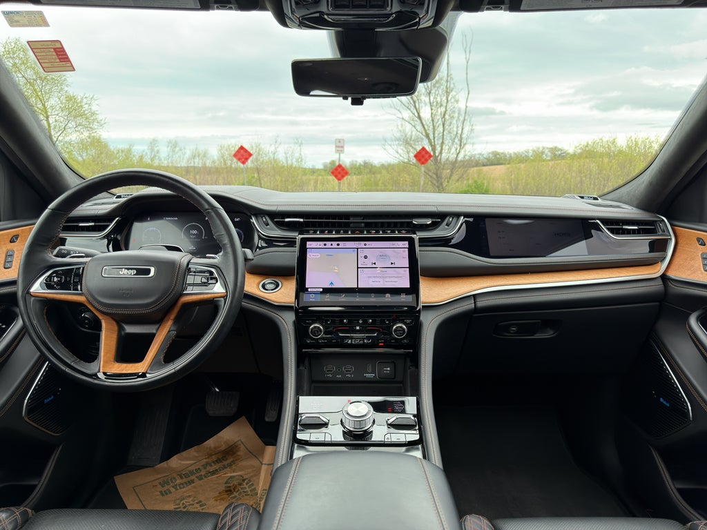 2023 Jeep Grand Cherokee L Summit Reserve w/Entertainment