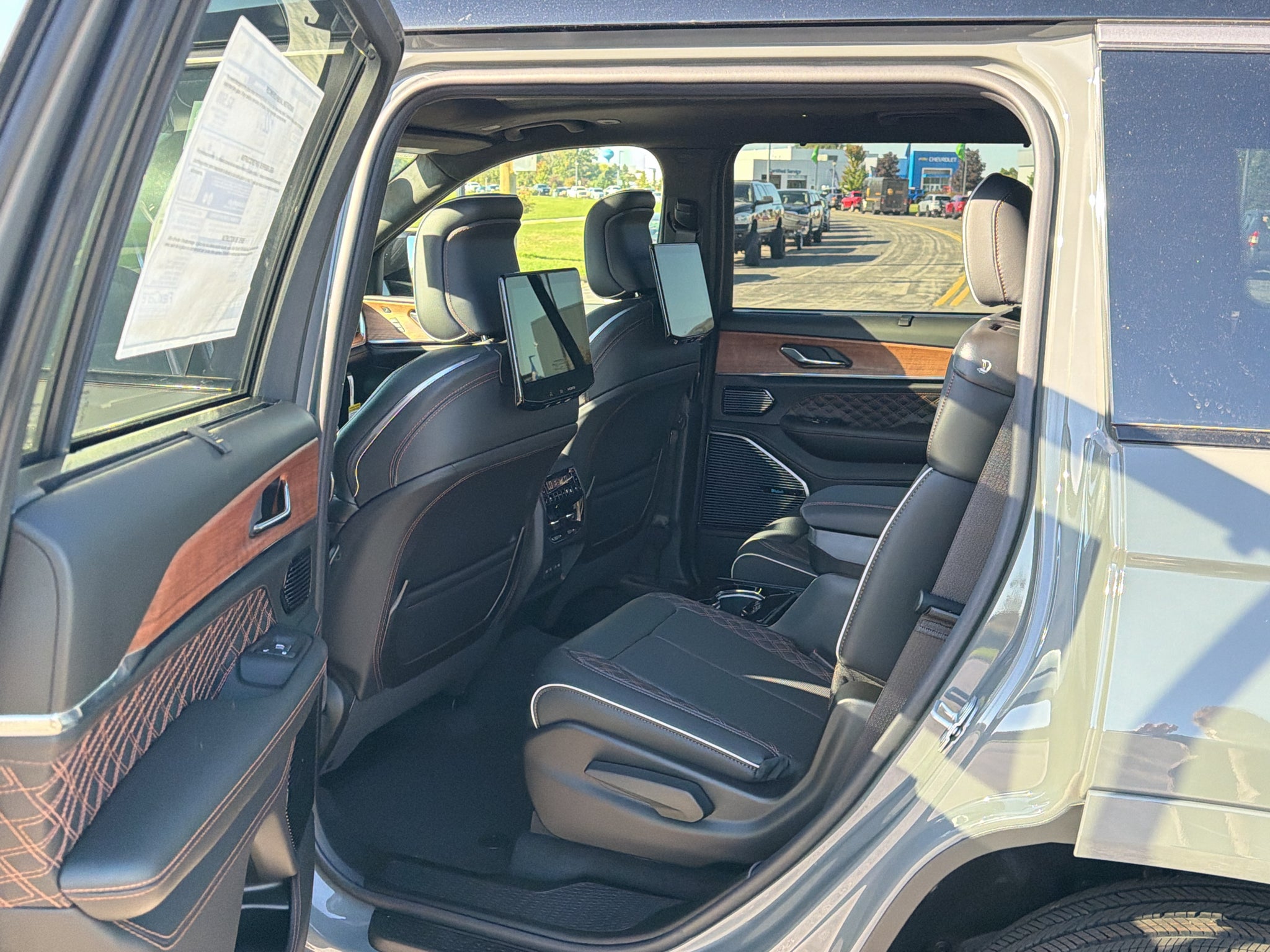 2027 Jeep Grand Cherokee L Summit