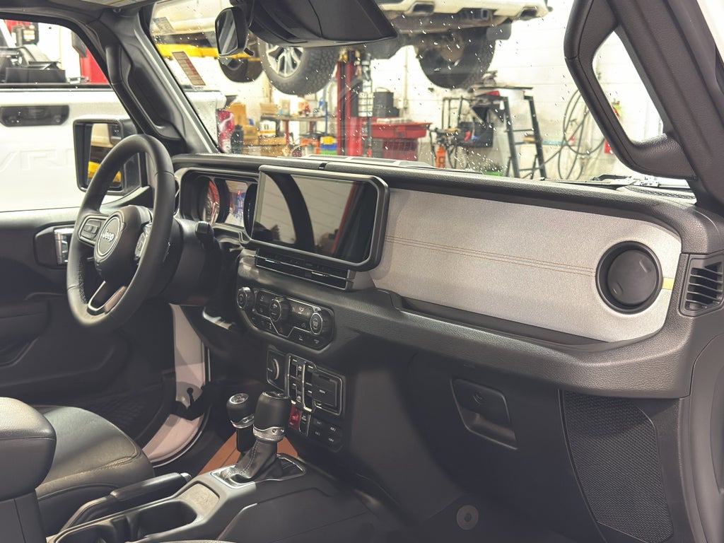 2025 Jeep Wrangler 4xe Willys '41 White Lightning
