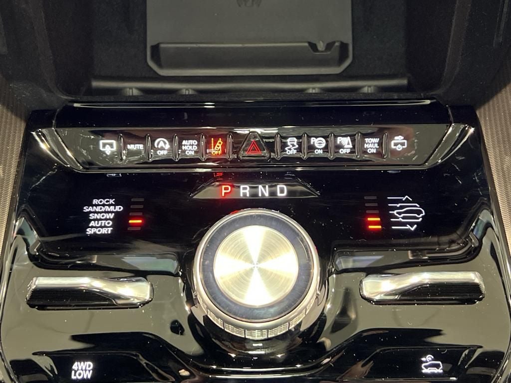 2024 Jeep Grand Wagoneer Series II Obsidian